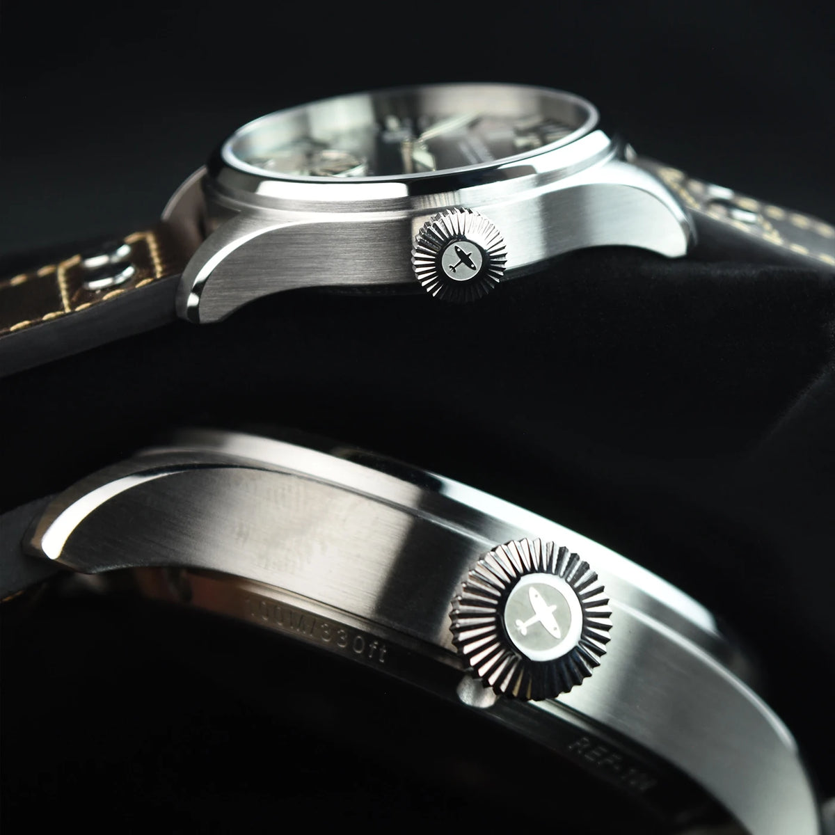 HRUODLAND HG016 pilot watch side view showing the oversized crown