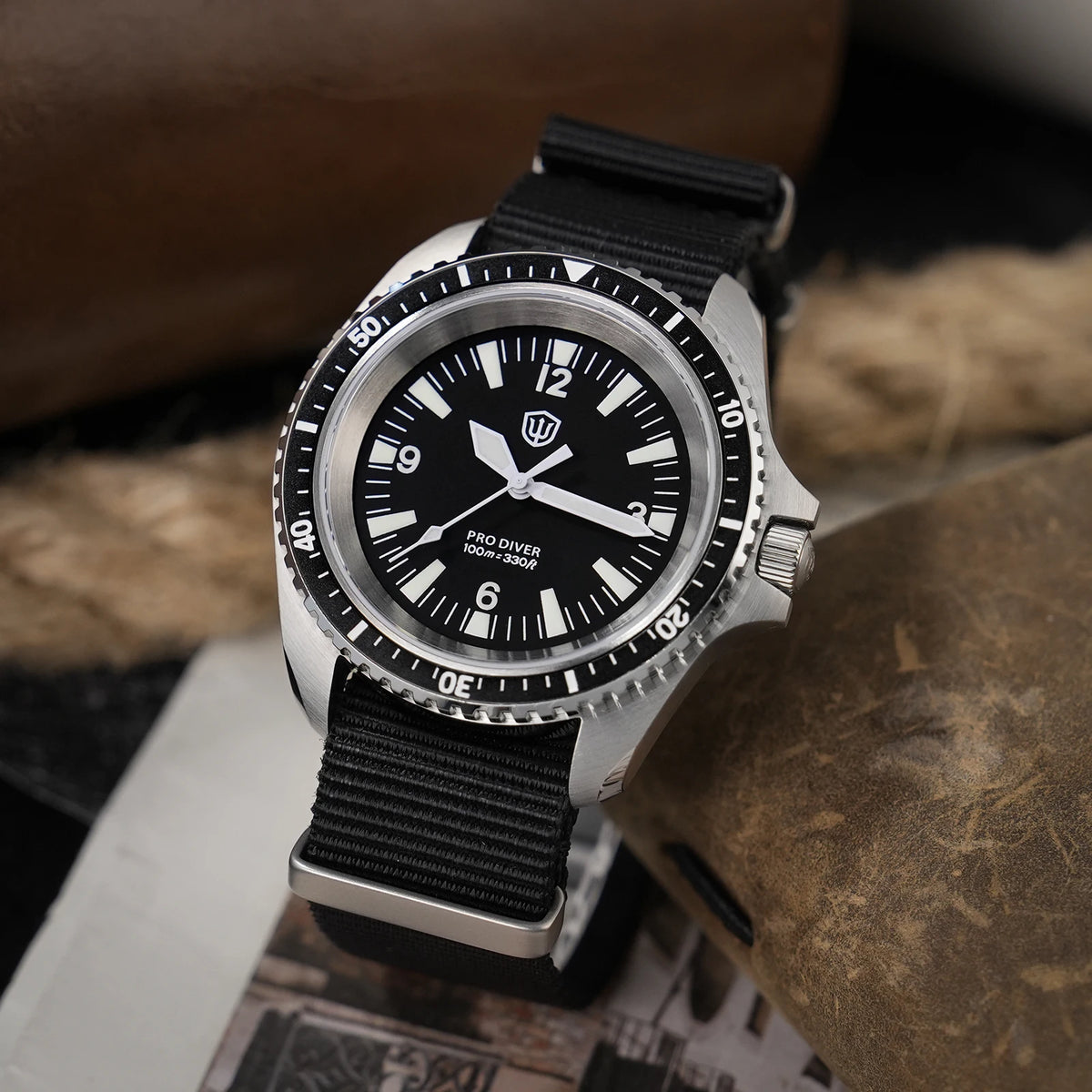 Watchdives WD1980 V3 — Sapphire Crystal, Sweep-Second Quartz, 100m Water Resistant Modern with a Vintage Twist!