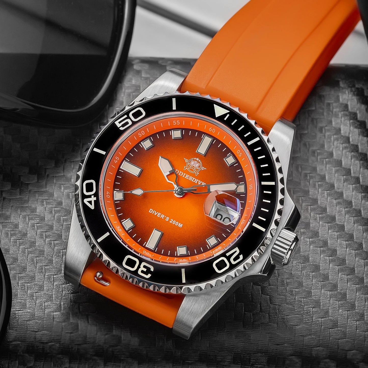 Super Striking ADDIESDIVE AD2089 — Gradient Dial Diver Watch, 200m Waterproof [Multiple Strap & Colour Options]