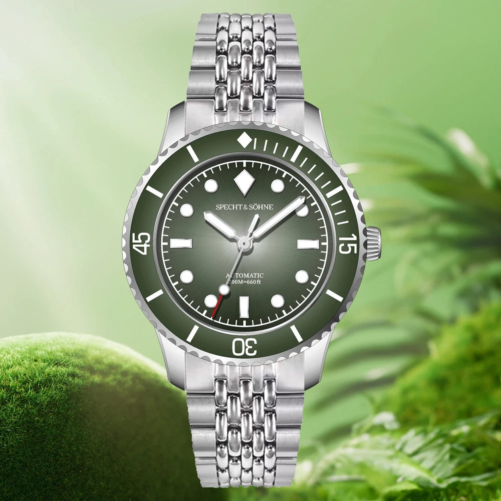 Specht & Söhne SP0033 automatic dive watch, green dial, steel bracelet, on a moss background